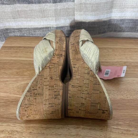 Sam & Libby Gold Metallic Wedges Size 7 - Picture 6 of 8